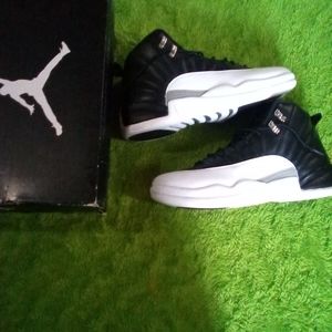 Jordan Retro 12 ' Playoffs ' (2012 Release)